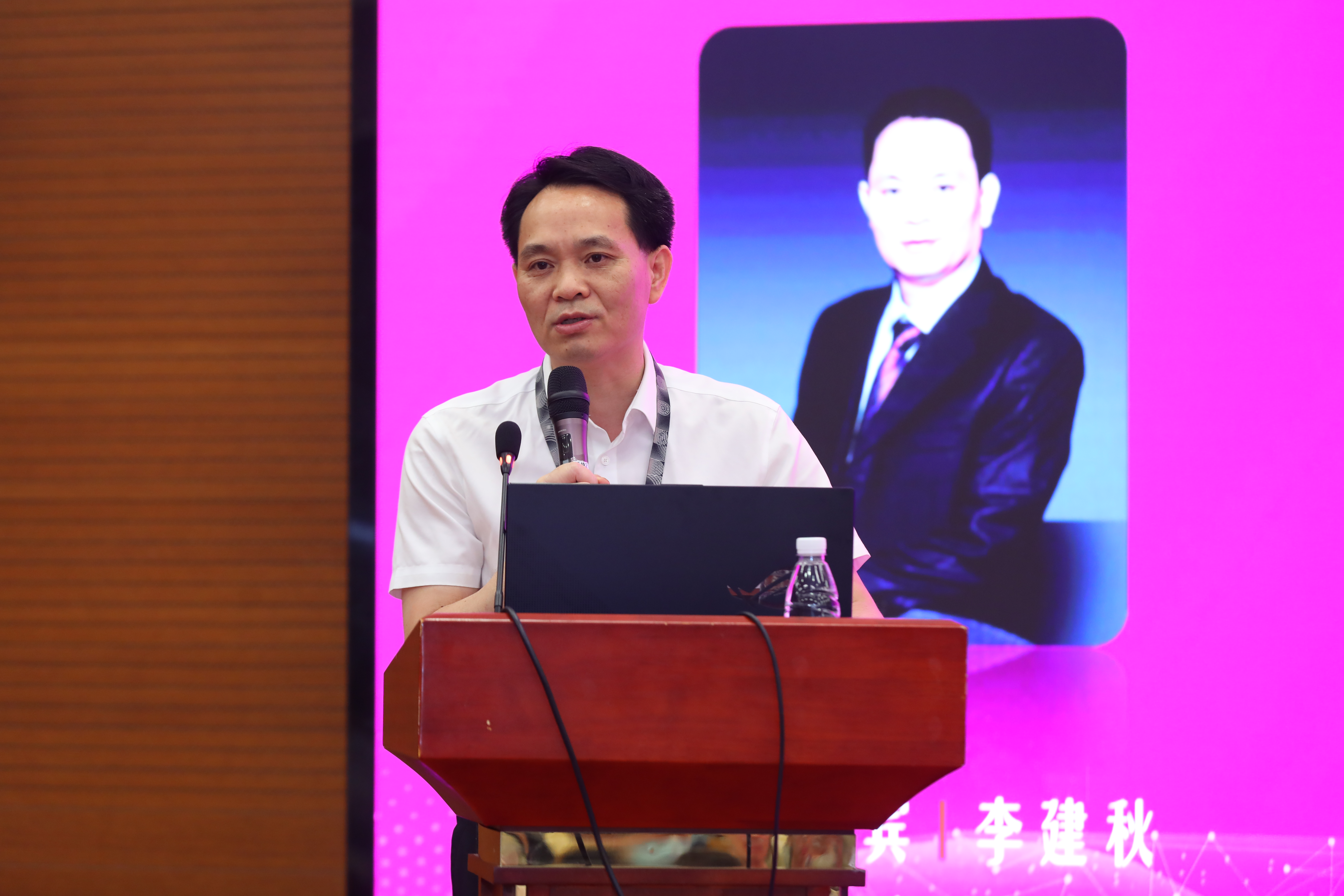 1688088609808097070.jpg 20230527-2023年“智能电动车辆”全国高校研究生学术论坛举行乐动在线客服第710期博士生学术论坛同期举办-清大嘉艺-李建秋发言.jpg